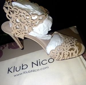 Moxie Nude Nubuck 8M